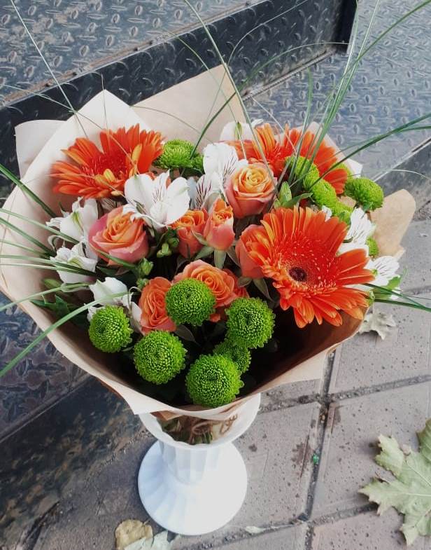 Букет цветов из: Герберы, Хризантемы, Альстромерии и Розы в Сибирском