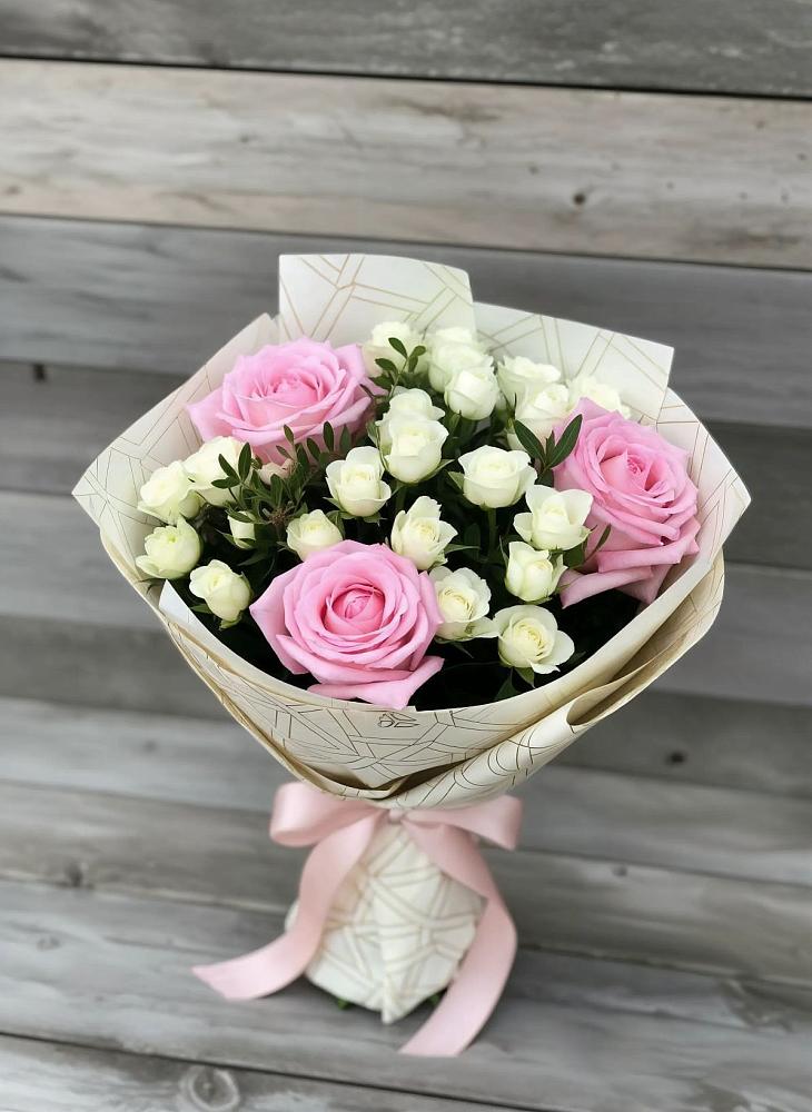 Букет цветов из: Розы в Сибирском