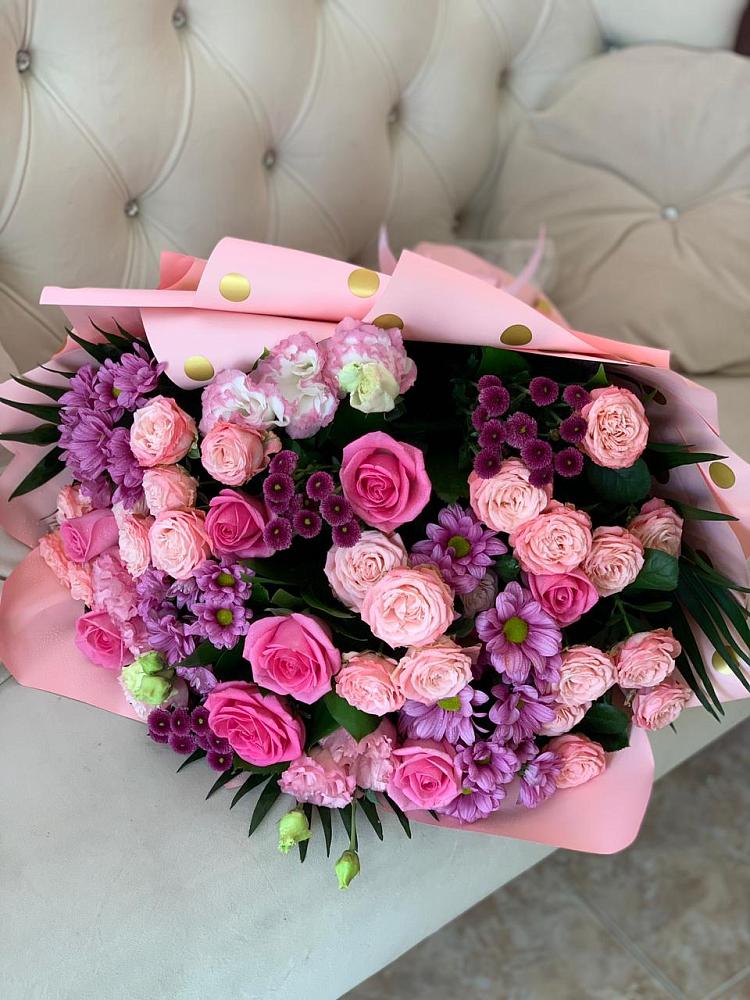 Букет цветов из: Хризантемы, Розы и Лизиантусы в Сибирском