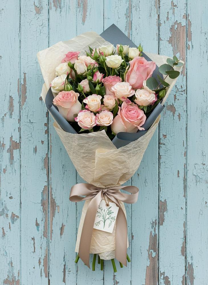 Букет цветов из: Розы в Сибирском