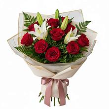 Букет цветов из:  Лилии и Розы в Сибирском