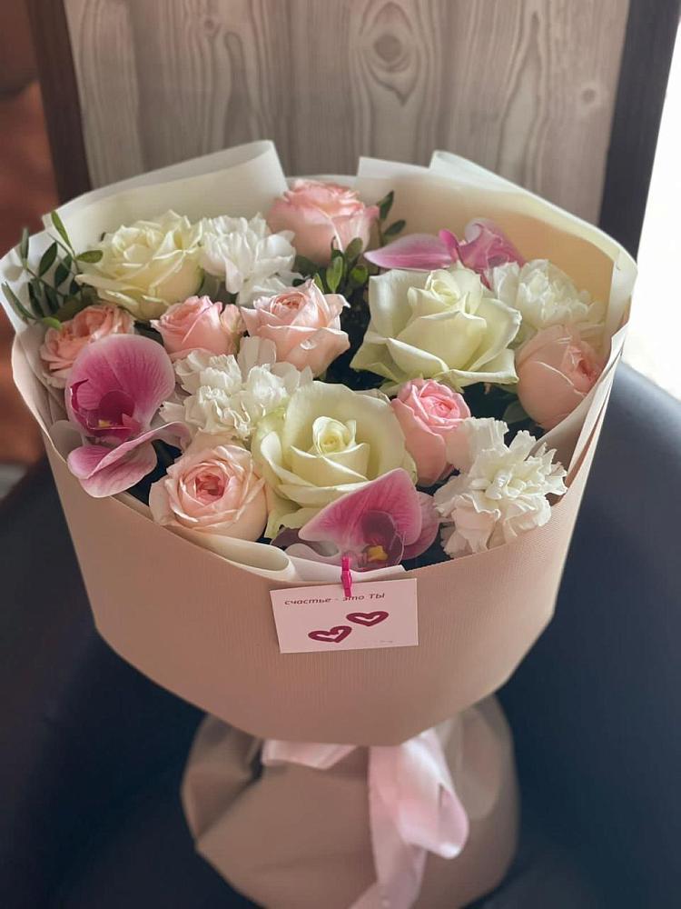 Букет цветов из: Орхидеи, Розы и Гвоздики в Сибирском