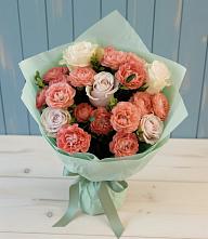 Букет цветов из:  Розы в Сибирском