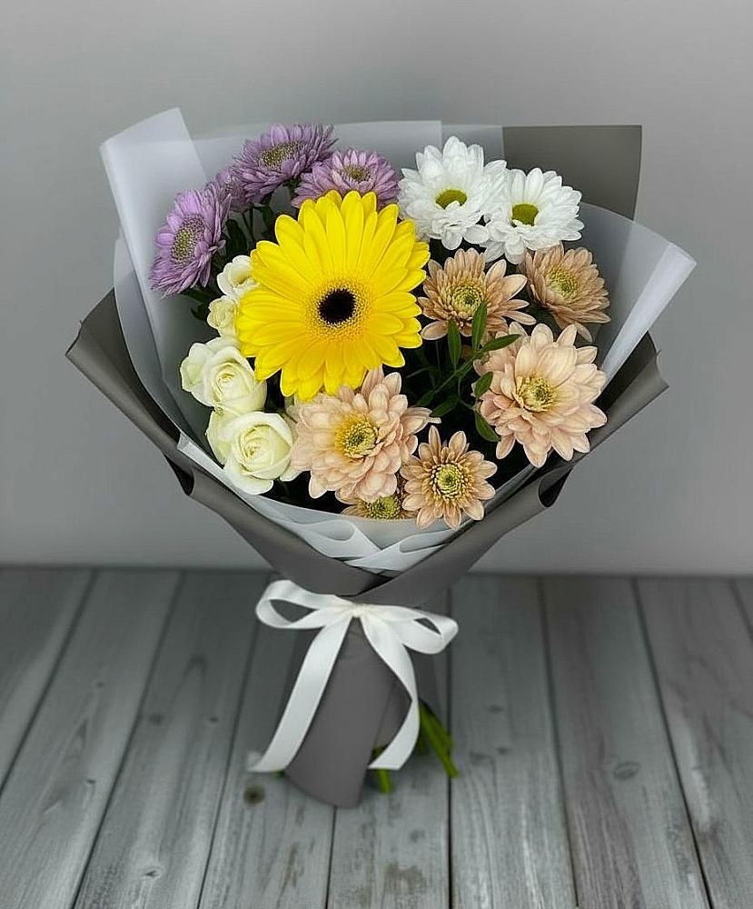 Букет цветов из: Розы, Герберы и Хризантемы в Сибирском