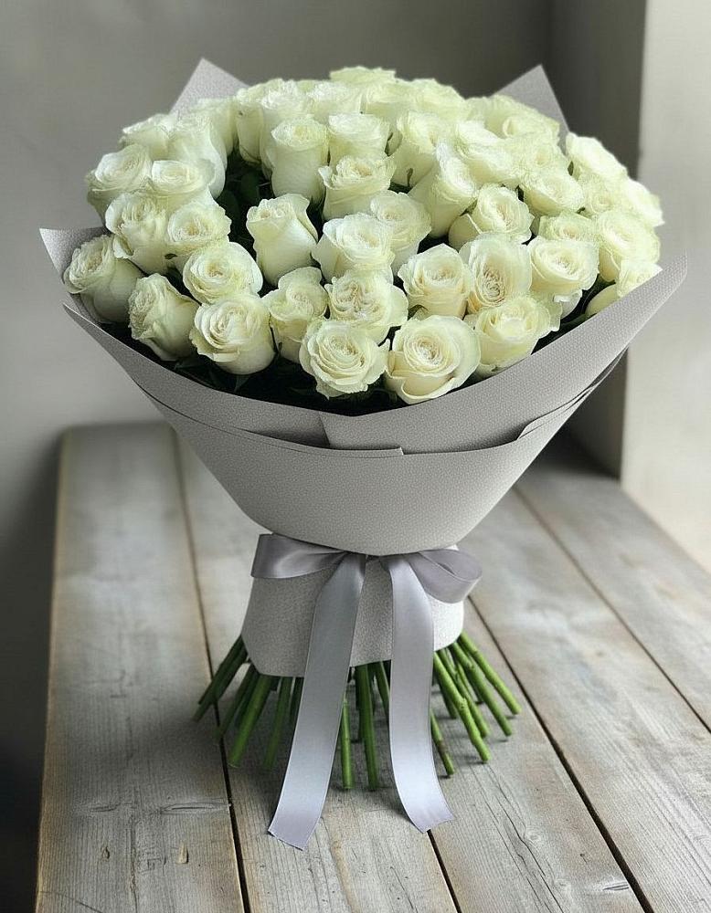 Букет 35 Белых роз в Сибирском