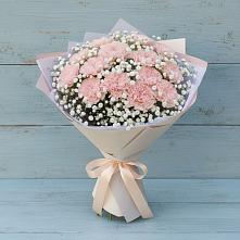 Букет цветов из:  Гвоздики в Сибирском