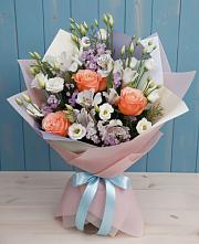 Букет цветов из:  Лизиантусы, Розы, Альстромерии и Гипсофила в Сибирском