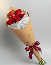 Букет цветов из:  Розы в Сибирском