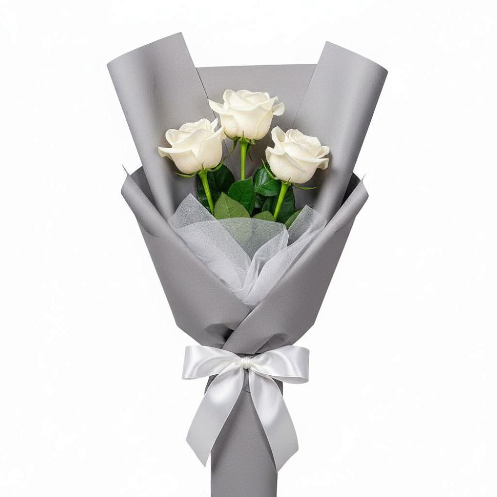 Букет 3 белые розы в Сибирском