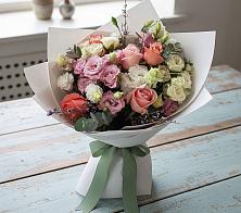 Букет цветов из:  Розы, Лизиантусы и Гвоздики #REPLACE_PRED# Сибирском