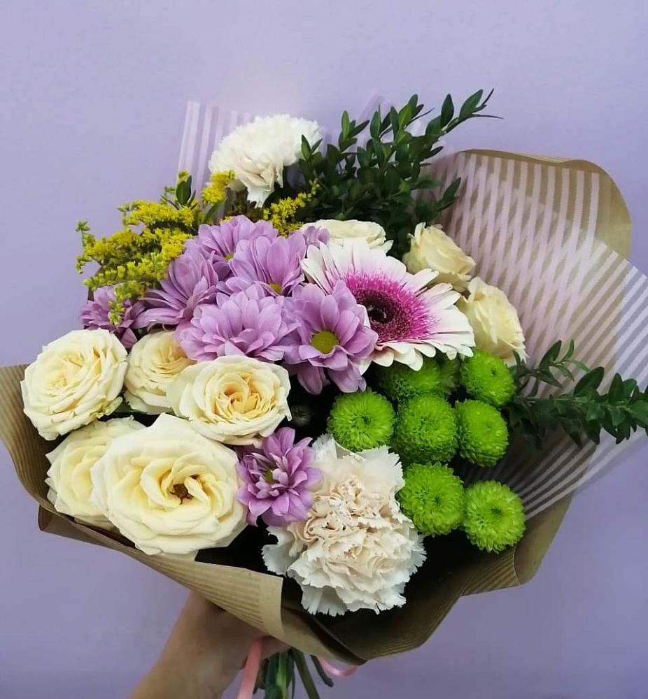 Букет цветов из: Хризантемы, Розы, Гвоздики и Герберы в Сибирском