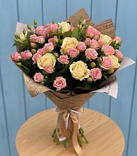 Букет цветов из:  Розы в Сибирском