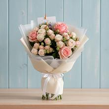 Букет цветов из:  Розы в Сибирском
