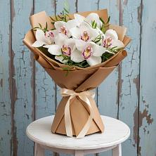 Букет цветов из:  Орхидеи и Розы в Сибирском