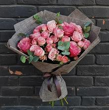 Букет цветов из:  Розы в Сибирском